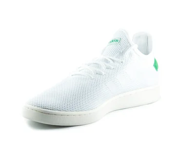 Découvrez les baskets tendance femme 2025 qui dominent la mode en 2026